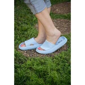 NEW JULIA ROSE women's insanely comfy beach or casual slides in light blue